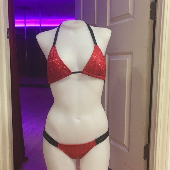 J Valentine Galactic Foil Scrunch Pucker Back Triangle Top Bikini Red Black S/M - Picture 6 of 8
